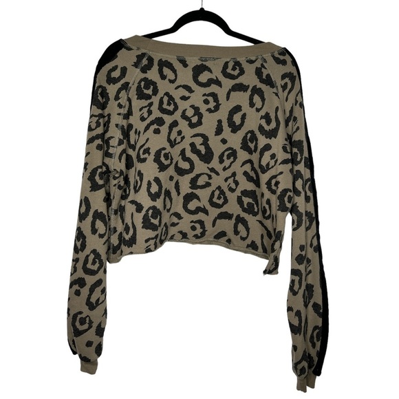 Chrldr Crop Boatneck Sweatshirt Leopard Print  Athleisure Long Sleeve size XS - Picture 1 of 5